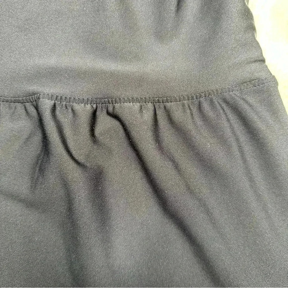 Old Navy Active Powersoft Yoga Shorts Black Pockets High Waist Size Medium - Picture 16 of 16